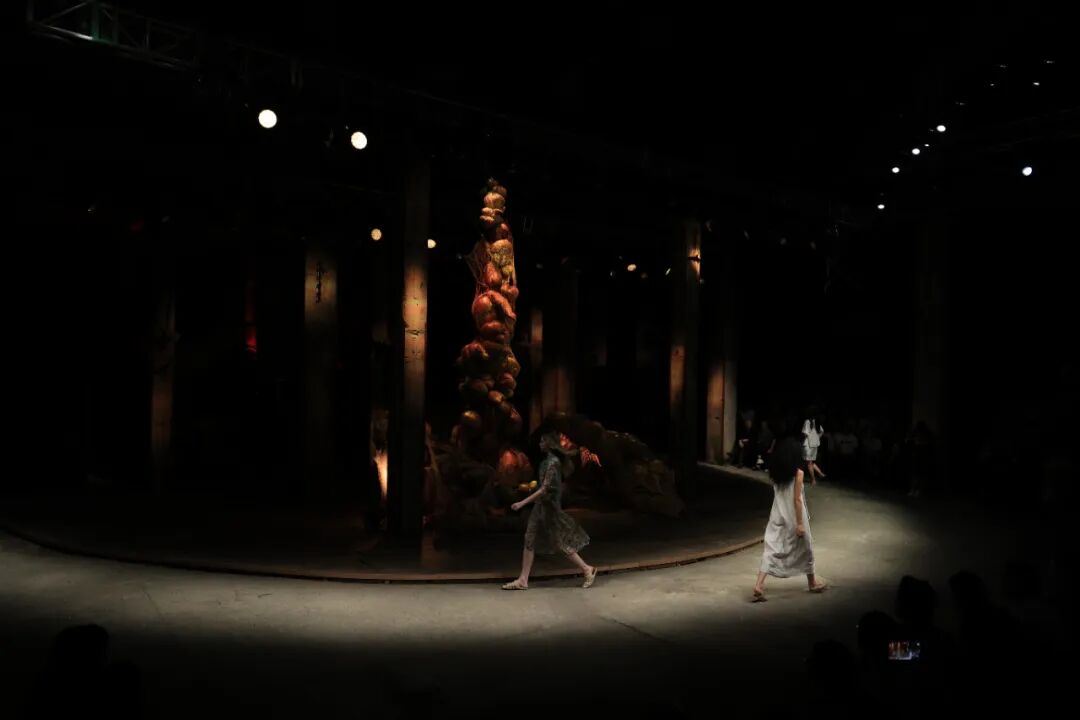 Donoratico 达衣岩 2024S/S|「雾里看花」,现场及造型记录