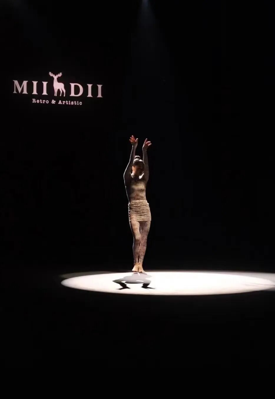 MIIDII 谜底 2023秋冬|「我给我安全感」,现场及造型记录